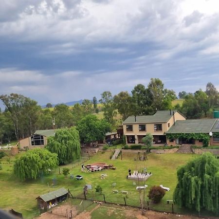 Отель The Fat Mulberry Guest Farm Фурисбург Экстерьер фото